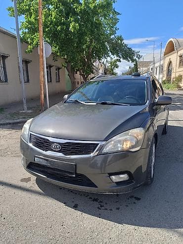 ford tranzit 2003: Kia Ceed: 1.6 l | 2010 il Universal — 1