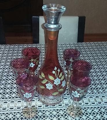 Rəng - Qırmızı, Şüşə