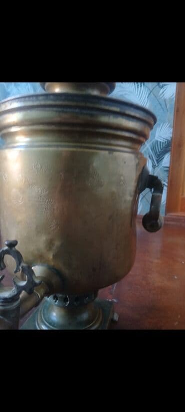 qedimi xalcalar: Antika samovar *SEVA XİRDALAN* Antik samovar satilir. Qədimi — 2