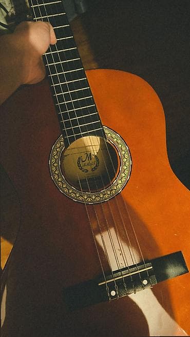 Klassik Gitara, əla vəziyyətində