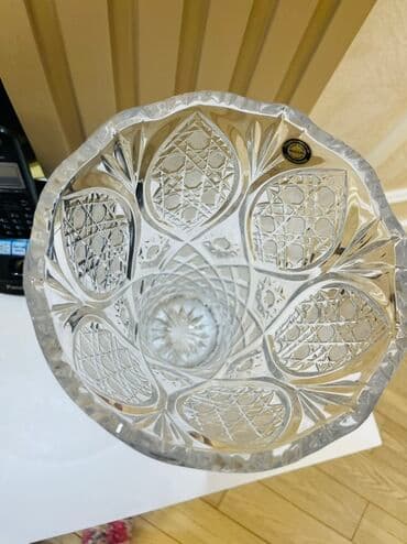 pardalar: Bir vaza, Xrustal — 8