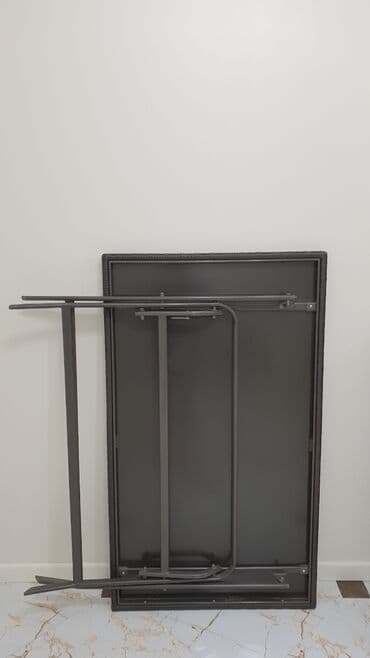 тап аз мебель бу: Bağ və balkon üçün kvadrat şüşə stol və həsir stullar. Yığılıb açılan — 7