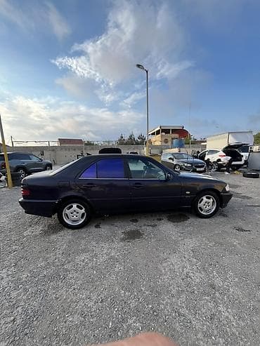 benzin qabı: Mercedes-Benz C 180: 1.8 l | 1997 il Sedan — 6