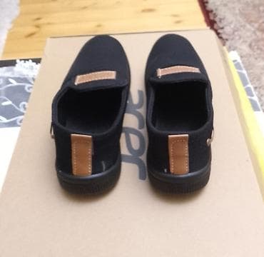 красовка: Gəncədə Təzə Yeni Vəziyyətdə Kişi Üçü Qara rəngdə “APAME Best Fashion” — 3