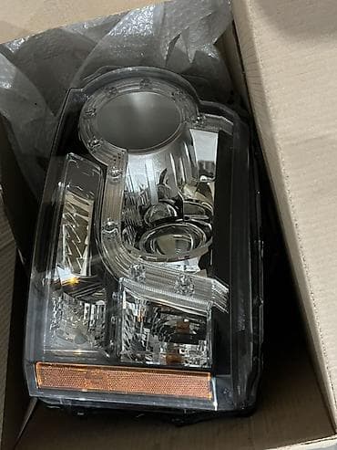 Sol, Yaxın və uzaq vuran işıqlar Land Rover lalafo.az -da Sol, Yaxın və uzaq vuran işıqlar Land Rover