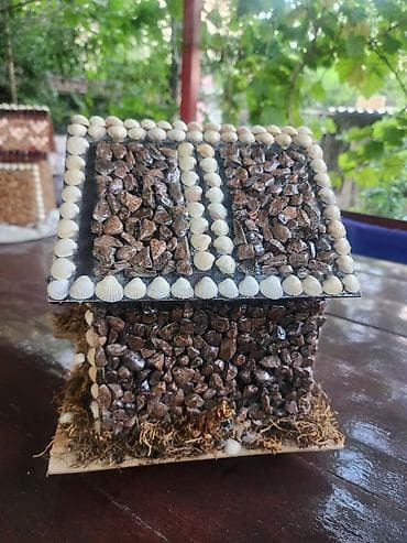balaca ev dizaynlari: Dekorativ quş evi – əl işidir - Materiallar: təbii çınqıl daşları — 2