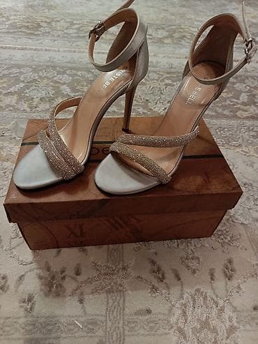 Туфли: Isdeyen olsa endirim olunacaq — 1