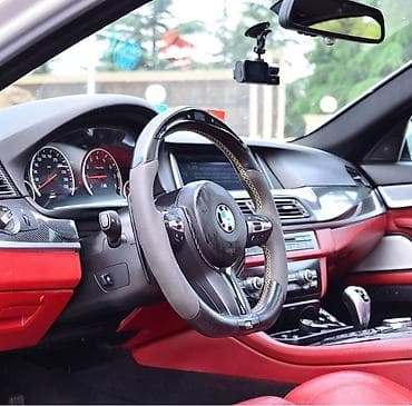 sin ve diskler: BMW M5 (F10) sedan – gümüşü rəng, M paketli eksteryer və salon — 5