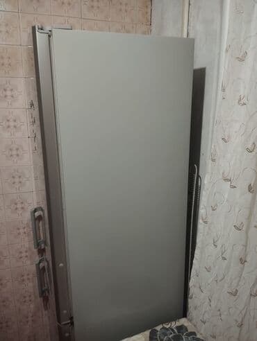 qapalı dondurucu: İşlənmiş 2 qapılı Hisense Soyuducu Satılır, rəng - Gümüşü — 2