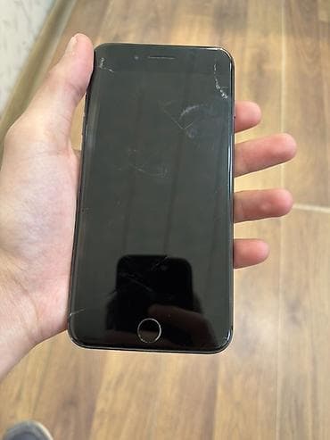 realme 17 pro max: IPhone 8 Plus, Qara, Qırıq — 2