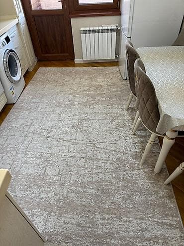 xalcala: Xalça – müasir dizayn, bej-krem tonlarındadır. 50 aznə satılır — 2