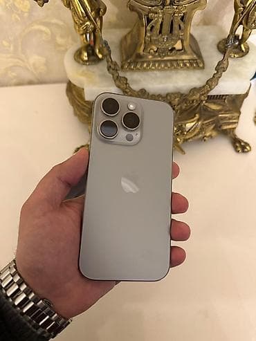 dubay ipone: IPhone 16 Pro, 256 GB — 1