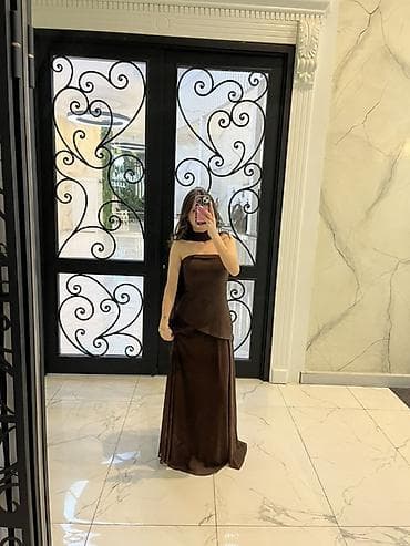 kirayə donlar: Qəhvəyi rəngdə zərif gecə/libas - Model: strapless (çiyinsiz), düz — 3