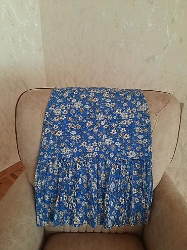 Məhsul: 2 ədəd qadın bluz/don üstü 1) Kobalt mavi, güllü naxışlı — 2