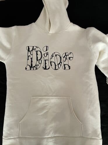 kapsonlu koynekler: Çox gözel dest 50 m ayrı almaq istesez 20 m şalvar 30 kapşonlu qalın — 2