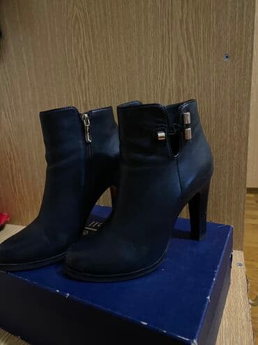 Ölçü: 37, rəng - Qara, İşlənmiş