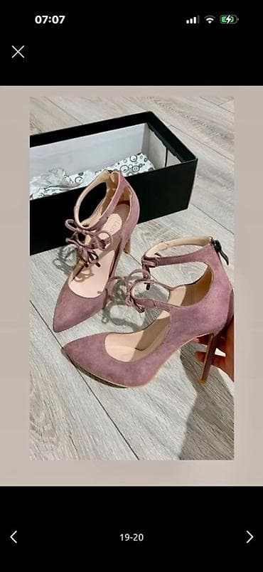 Босоножки, сандалии, шлепанцы: Her Biri Tecili 20 azndi‼️ çox münasib qiymete, baha alinib her biri — 2