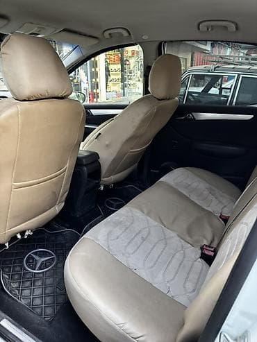 50cc motor: Mercedes-Benz B-Class (W245) – ağ rəngli kompakt minivan/hetçbek — 5