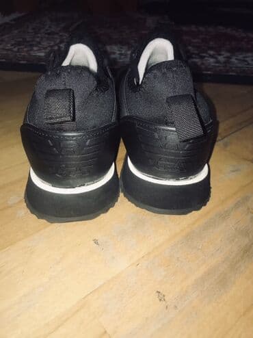 Кроссовки и спортивная обувь: Emporio Armani EA7 kişi krosovkası - Rəng: tam qara, yan hissədə və — 3