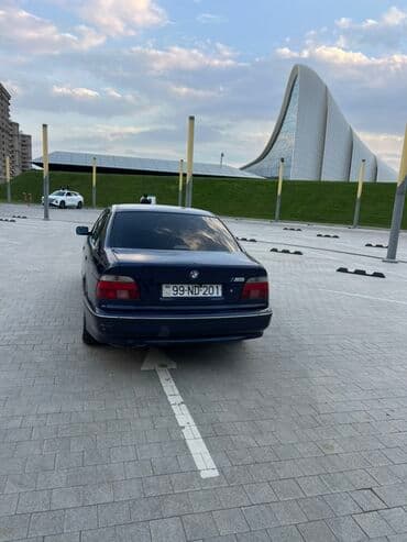 bmw 3 серия 325ix kat: BMW 5 Series sedan (E39 kuzov). Tünd mavi rəng, 4 qapı, arxa — 5