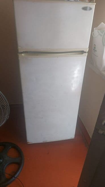 qapi matoru: İki qapılı məişət soyuducusu - Brend: CHİNER (emblemdə göstərilib) - — 1