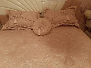 bogema aliram: Yataq üçün İşlənmiş Qaşlı rəng - Çəhrayı Yataq örtüyü — 3