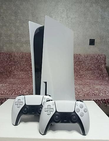 İdeal vəziyyətdə saxlanılmış Sony Playstation 5-dir. Ustada olmuyb və
