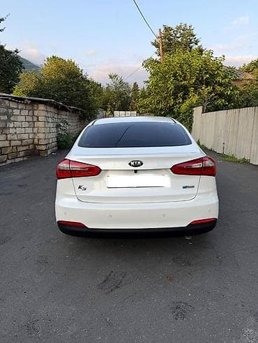 priora satışı: Kia K3: 1.6 l | 2014 il Sedan — 2