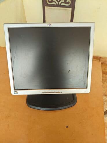 HP L1740 LCD monitor Ekrani Xarabdir - Ekran diaqonalı: 17 düym