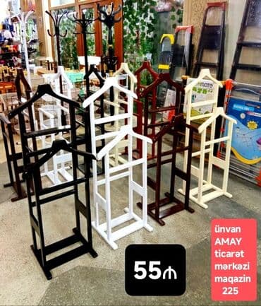 paltar asilqanlari: Müxtəlif rənglərdə mövcud olan bu taxta paltar asılqanları geyimlərin — 2