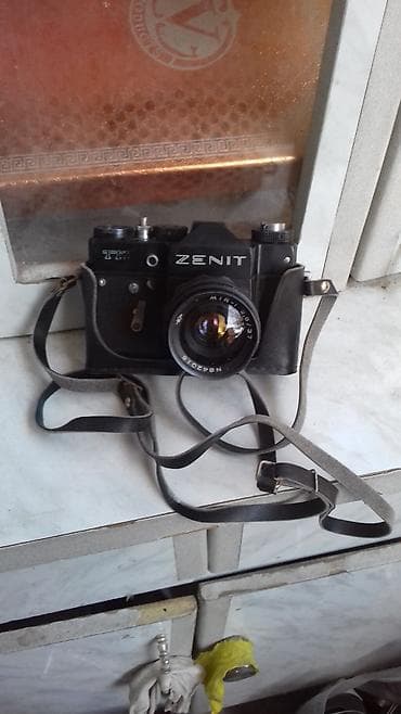Искусство и коллекционирование: Zenit fotaparat ve diger kohne esyalar etrafli vap zeng — 4