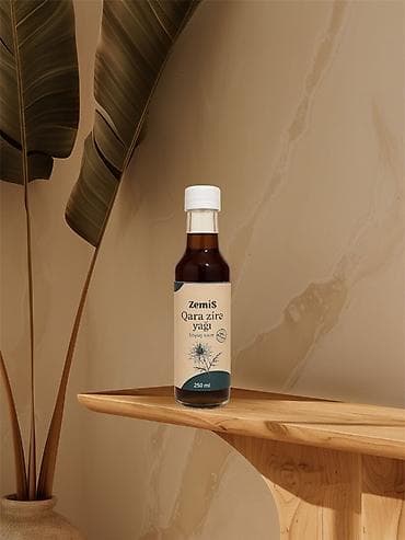 ZemiS Qara zirə yağı – soyuq sıxım, 250 ml şüşə qabda. Məhsul