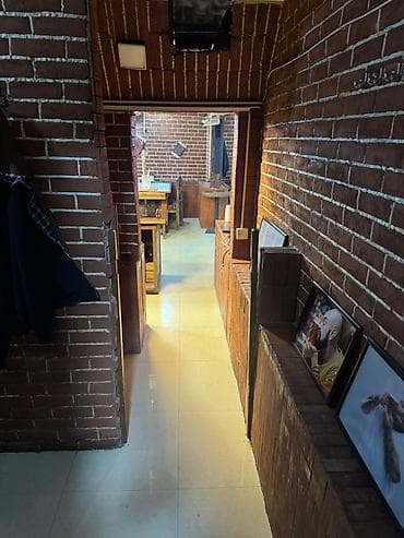 bars: Beer Room – Pub & Lunch - Yeraltı konseptli, kərpic divarlı — 4