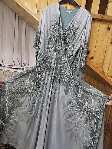 yango canta: Paltar satılır 👗 Cəmi 1 dəfə geyinilib. 200 manata alınıb. Ölçüsü: 44 — 3