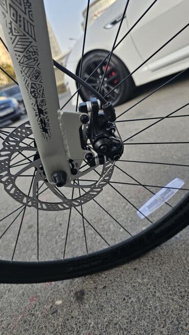 велосипеды trinx бишкек: Şosse/Gravel tipli velosiped - Çərçivə: yüngül alüminium, mat gümüş — 2