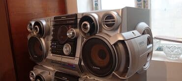 Lamborghini: 3800 w Güclü səs sistemi 2 Basoviki 2 Səs Kalonkaları var — 8