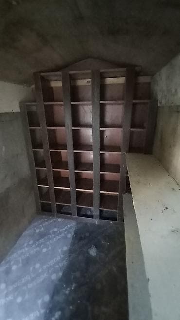 Əla vəziyyətdə göyərçin evi.Uzunluğu-240sm,eni-150sm,hündürlüyü-180sm