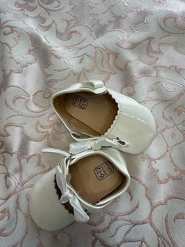 usaq metbexi: Rəng - Ağ Baletkalar, Ölçü: 19, Qız üçün — 1