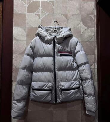 əba geyimi: Puxovik kurtka, Prada, S — 1