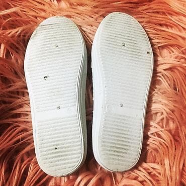 ag donlar: Ayaggabi ag rengdedi, 30 olchude, stelka 20 sm, cemi 1 defe tedbire — 6