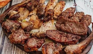 et baltası: Quzu Tikə kabab---7 Azn lülə kabab----6 Azn 1 kilo Lule və Tike kabab — 1