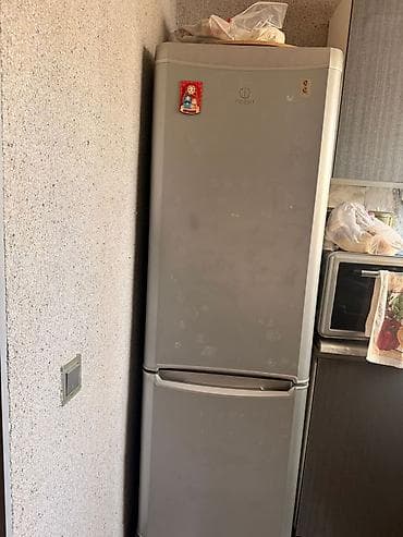 2 qapılı Indesit Soyuducu Satılır, rəng - Gümüşü — 1