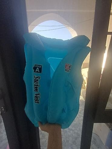 usag geyimi: Uşaq üzgüçülük jileti – şişmə

- Rəng: açıq mavi — 1