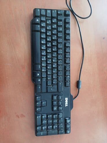 Qara rəngli, standart Dell klaviaturası. Evdə və ya ofisdə istifadə — 2