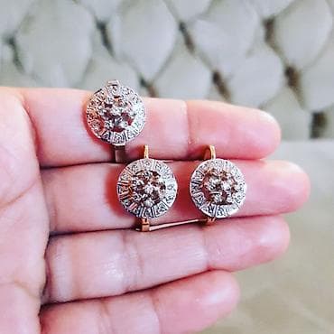 Dəstə daxildir: Sırğa, Üzük, Sarı qızıl, 750 Əyar