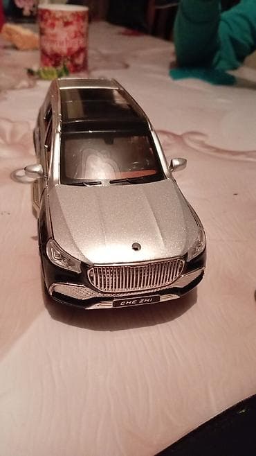 Metal maket maşın – “CHE ZHI” markası, lüks sedan modeli - Korpus — 1
