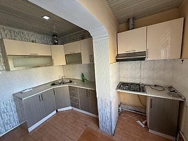 Mətbəx mebeli satılır 200₼. Ölçü axşam bilinəcək. Üzərində qaz moyka