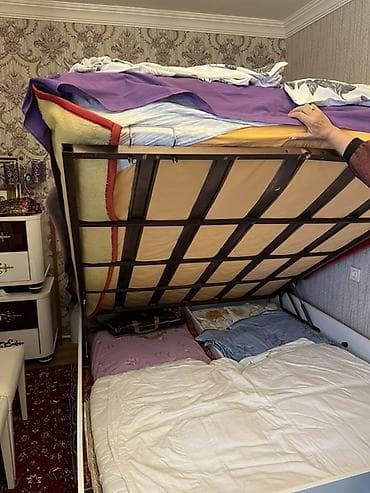 софа кровать: Двуспальная кровать, С подъемным механизмом, С матрасом, Без выдвижных ящиков — 4