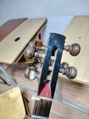 Digər musiqi alətləri: Balakənli Aydın tarıdır. Üz simlər yeni dəyişib. Real alıcıya endirim — 6