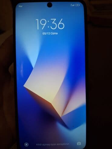 nardan nara kontur yuklemek: Redmi smartfon - Model: Redmi (seriyanın üzərində yazı “Redmi” – arxa — 4